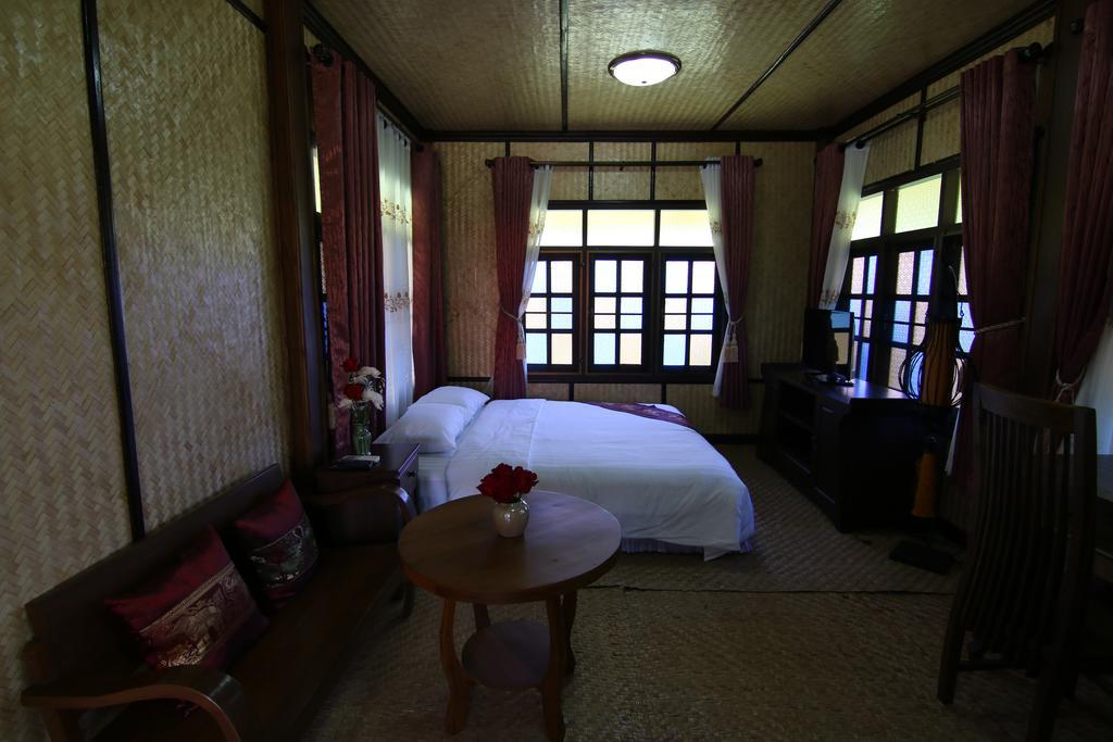 Little-Teak Homestay Чіангмай Номер фото